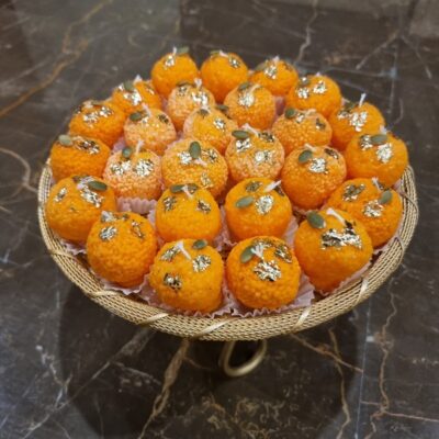A Thali of 26 Laddu Candles